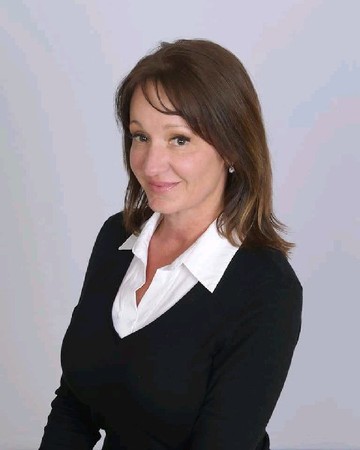 Melanie Lewis photo