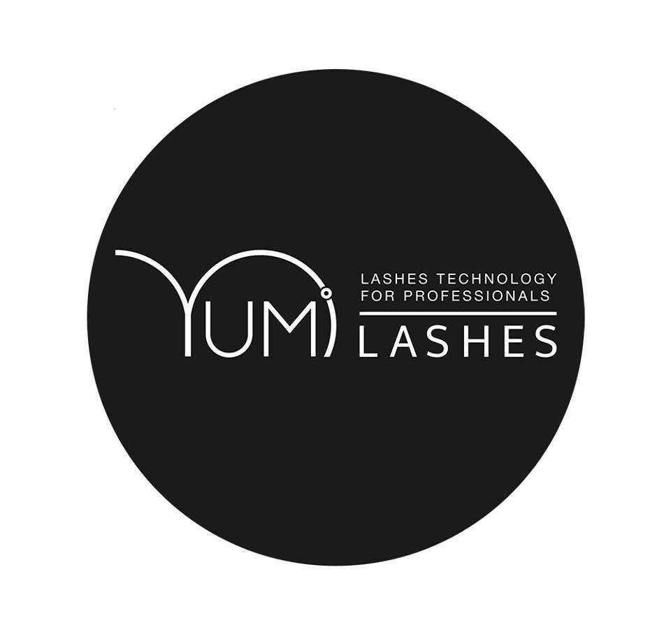 Yumi Lashes logo