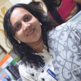 Komal  Lopez photo