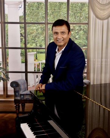 Vinay Shukla photo